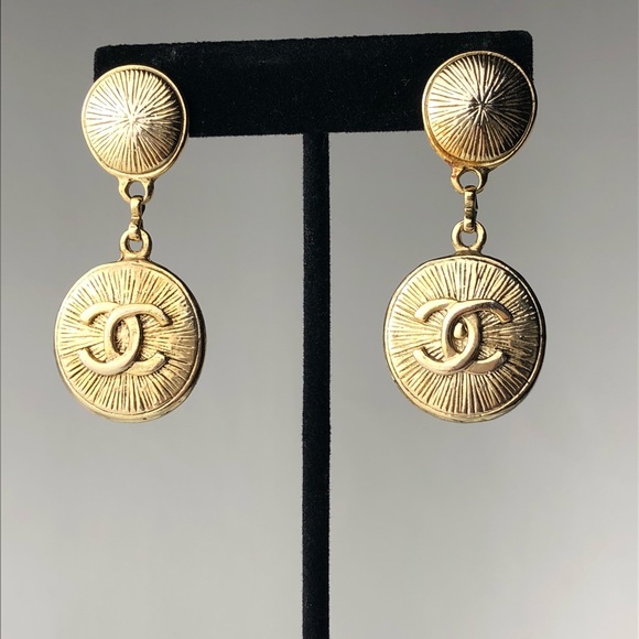 RARE Vintage 90s CHANEL CC LOGO Earrings SIGNED - Picture 3 of 8